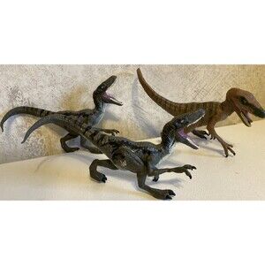 Jurassic World JW Hasbro 2015 Velociraptors Dinosaur Figures Lot of 3 Raptor